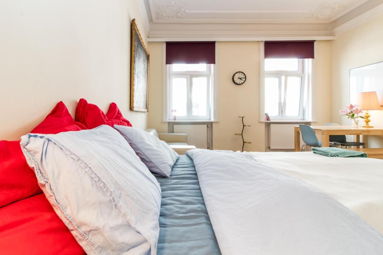 Beautiful Viennese Apartment *