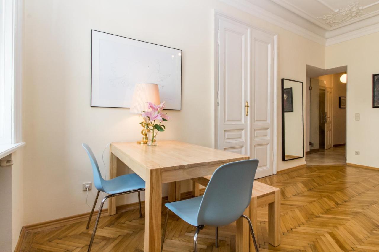 Beautiful Viennese Apartment *